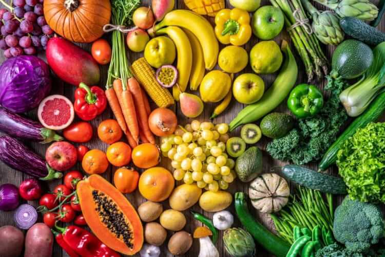 The healthy life with fruits and vegetables